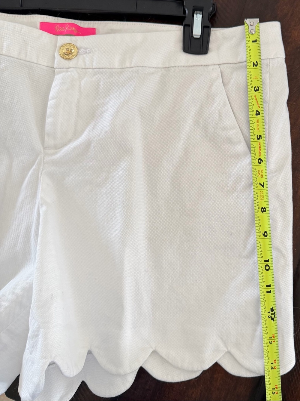 Lilly Pulitzer White Scallop-Hem Shorts. EEUC - Picture 6 of 6